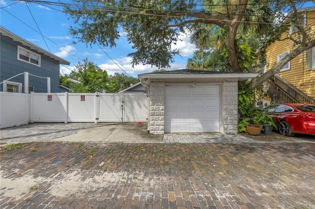 236 9TH AVENUE NE, St Petersburg, FL 33701