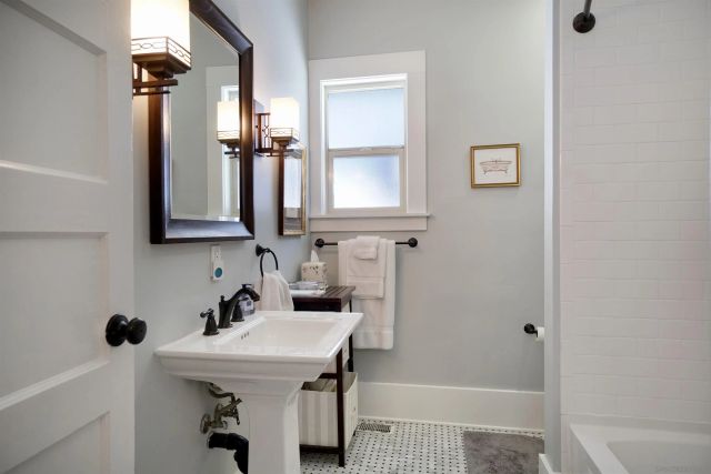 2912 Granada Avenue, San Diego, CA 92104