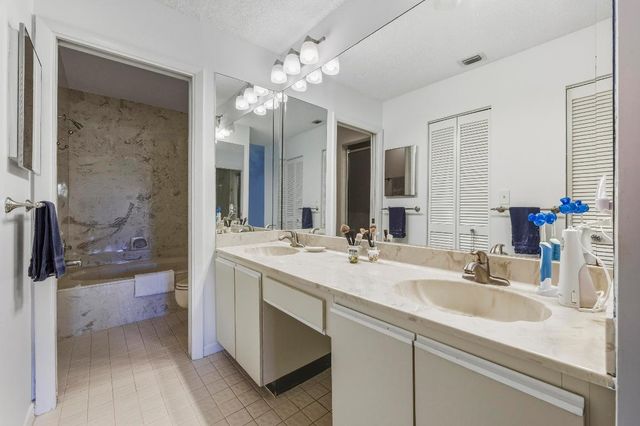 5121 Oak Hill Lane 423, Delray Beach, FL 33484