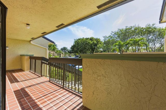 5121 Oak Hill Lane 423, Delray Beach, FL 33484