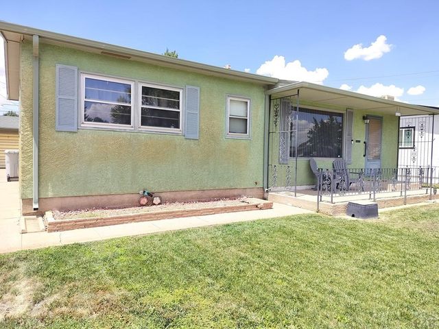 1703 Englewood Dr, Pueblo, CO 81005