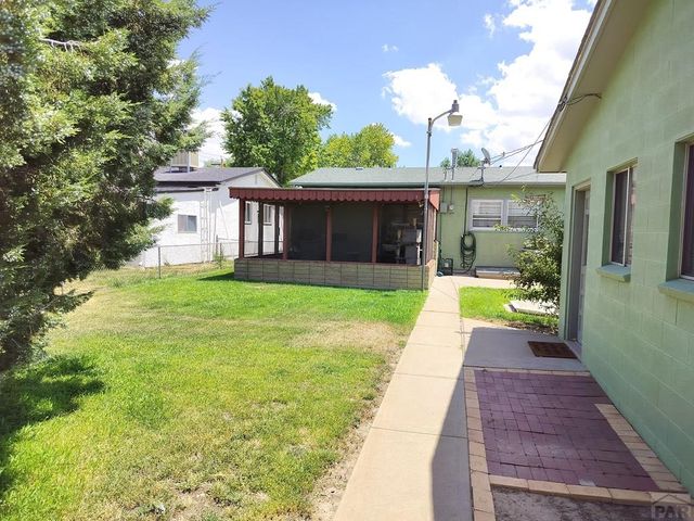 1703 Englewood Dr, Pueblo, CO 81005