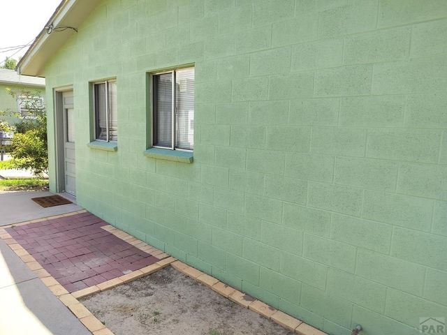 1703 Englewood Dr, Pueblo, CO 81005