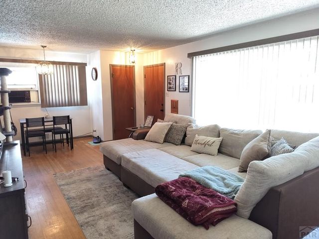 1703 Englewood Dr, Pueblo, CO 81005