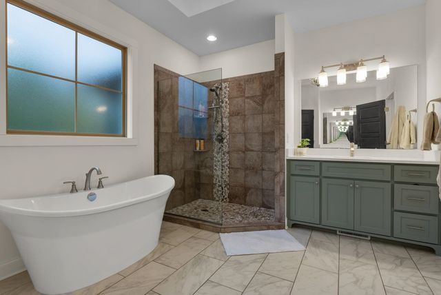 98 Sycamore Ct, Spartanburg, SC 29302