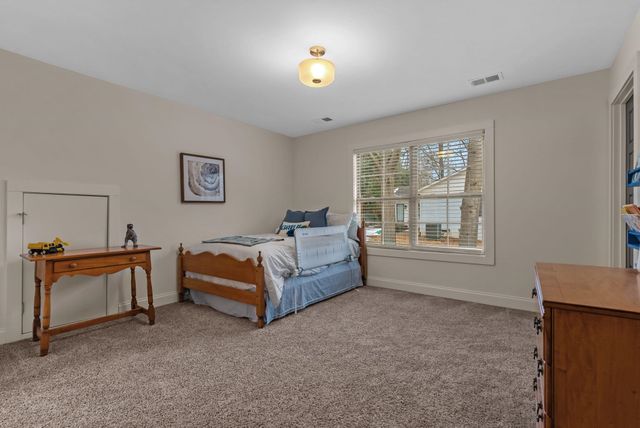 98 Sycamore Ct, Spartanburg, SC 29302