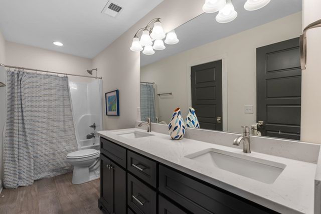 98 Sycamore Ct, Spartanburg, SC 29302