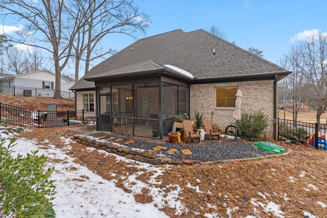 98 Sycamore Ct, Spartanburg, SC 29302