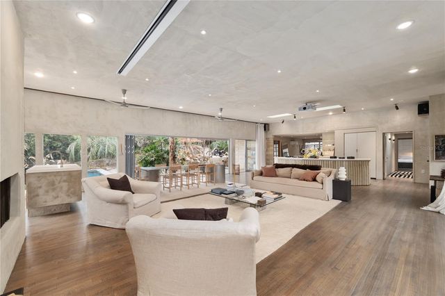 2062 NW 11TH ROAD, Gainesville, FL 32605