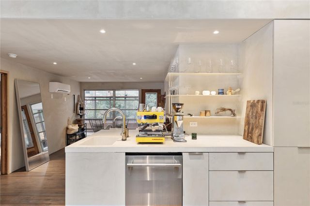 2062 NW 11TH ROAD, Gainesville, FL 32605