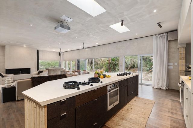 2062 NW 11TH ROAD, Gainesville, FL 32605