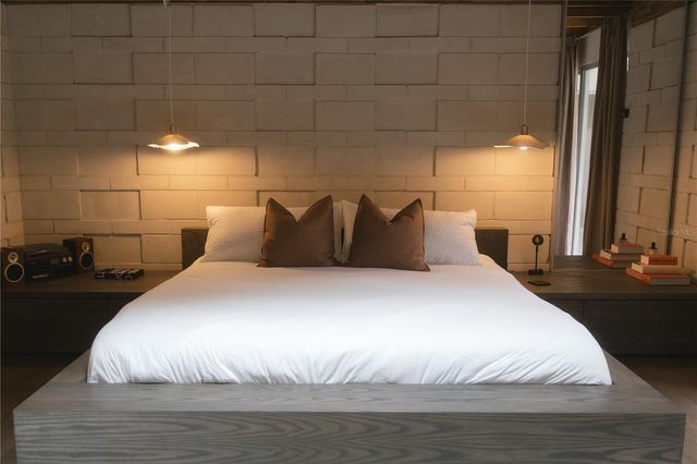 2062 NW 11TH ROAD, Gainesville, FL 32605