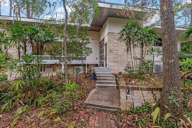 2062 NW 11TH ROAD, Gainesville, FL 32605