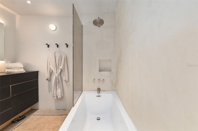 2062 NW 11TH ROAD, Gainesville, FL 32605