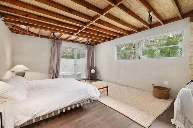 2062 NW 11TH ROAD, Gainesville, FL 32605