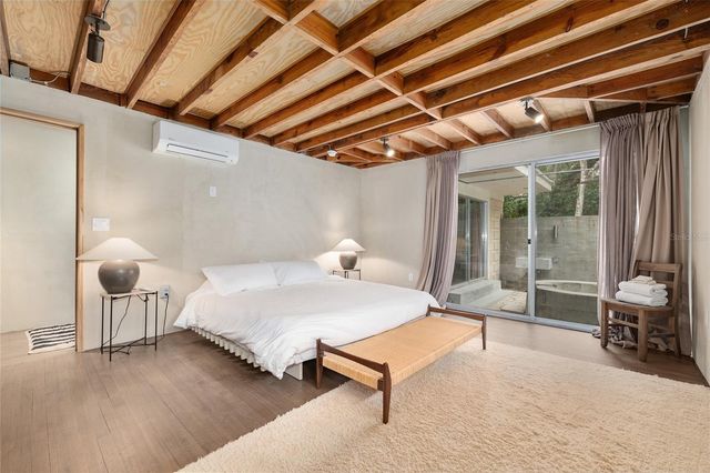 2062 NW 11TH ROAD, Gainesville, FL 32605