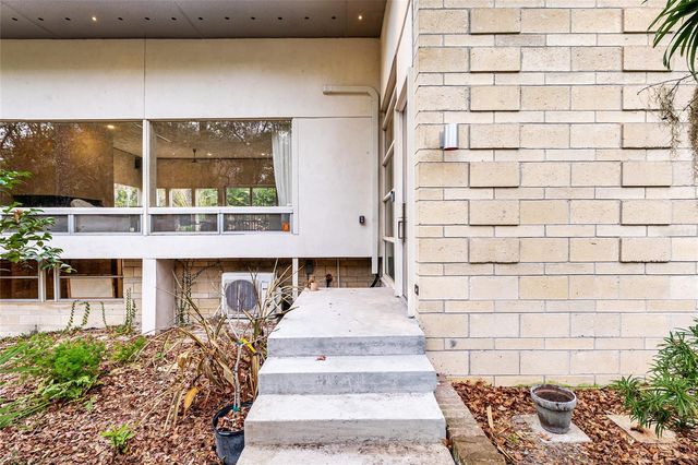 2062 NW 11TH ROAD, Gainesville, FL 32605