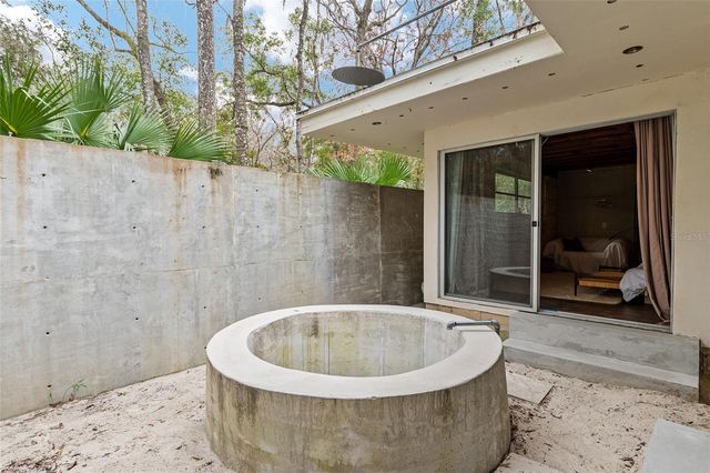 2062 NW 11TH ROAD, Gainesville, FL 32605