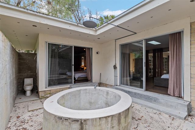 2062 NW 11TH ROAD, Gainesville, FL 32605