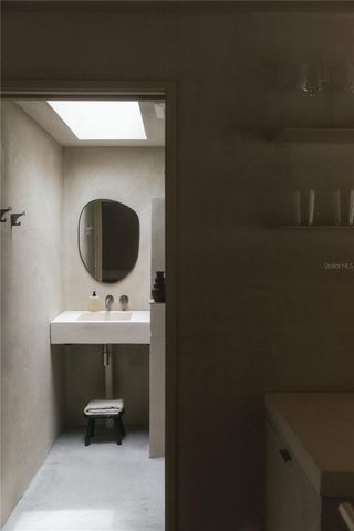 2062 NW 11TH ROAD, Gainesville, FL 32605