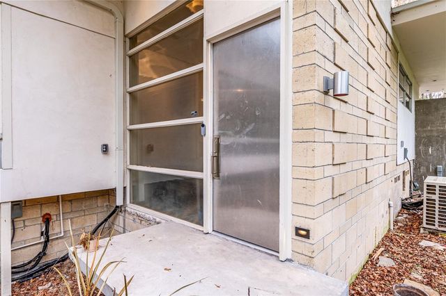 2062 NW 11TH ROAD, Gainesville, FL 32605