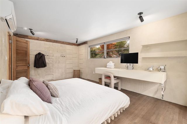 2062 NW 11TH ROAD, Gainesville, FL 32605