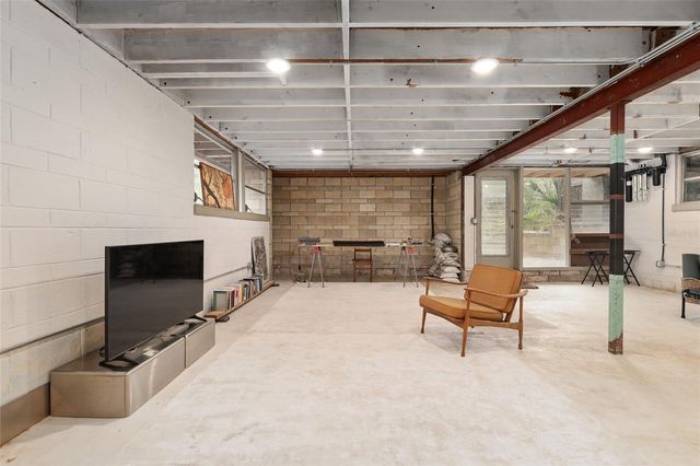 2062 NW 11TH ROAD, Gainesville, FL 32605