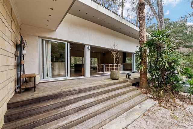 2062 NW 11TH ROAD, Gainesville, FL 32605