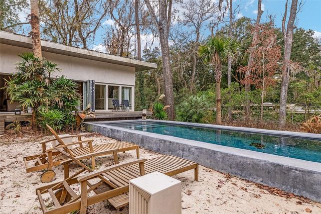 2062 NW 11TH ROAD, Gainesville, FL 32605