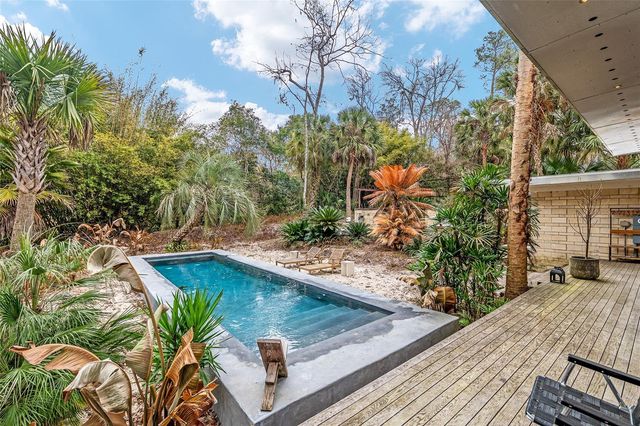 2062 NW 11TH ROAD, Gainesville, FL 32605