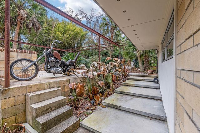 2062 NW 11TH ROAD, Gainesville, FL 32605