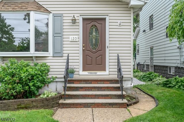 120 Galloping Hill Rd, Roselle Park Boro, NJ 07204