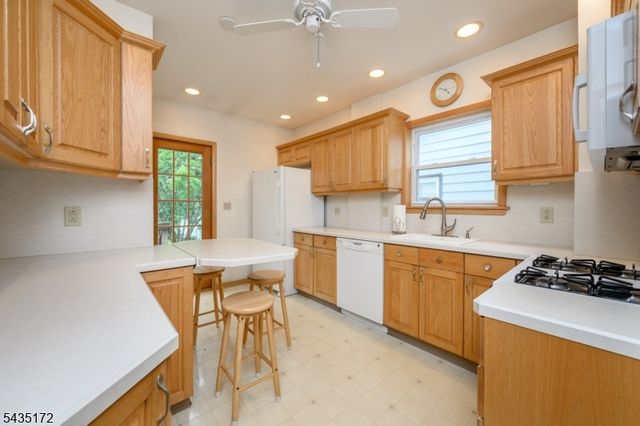 120 Galloping Hill Rd, Roselle Park Boro, NJ 07204