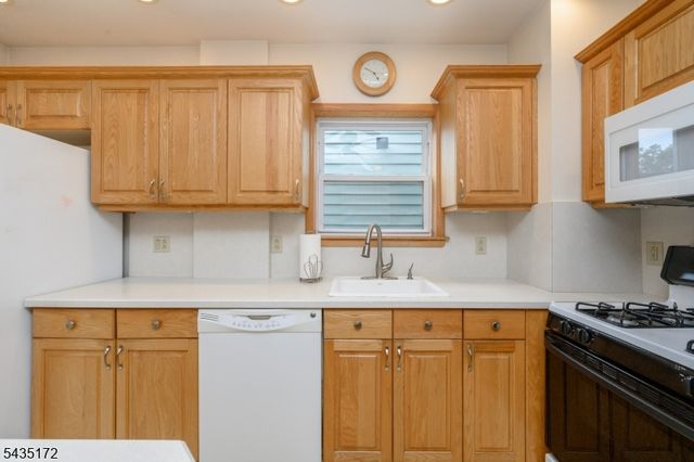 120 Galloping Hill Rd, Roselle Park Boro, NJ 07204