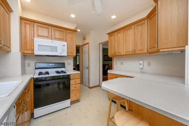 120 Galloping Hill Rd, Roselle Park Boro, NJ 07204