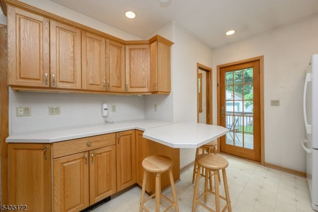 120 Galloping Hill Rd, Roselle Park Boro, NJ 07204