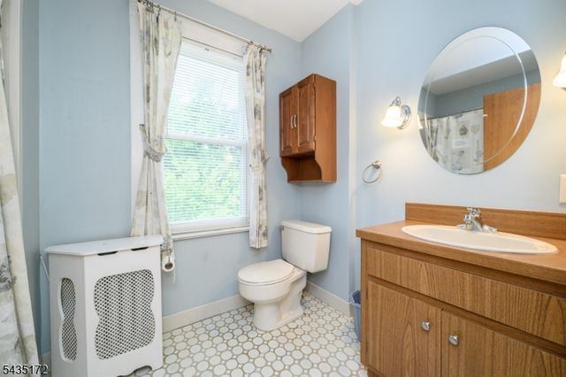 120 Galloping Hill Rd, Roselle Park Boro, NJ 07204