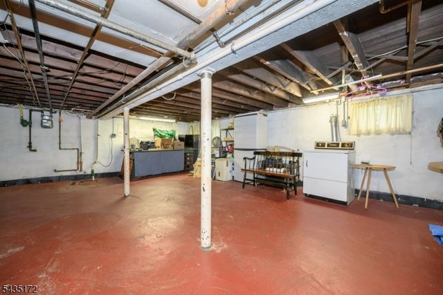 120 Galloping Hill Rd, Roselle Park Boro, NJ 07204