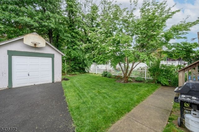 120 Galloping Hill Rd, Roselle Park Boro, NJ 07204