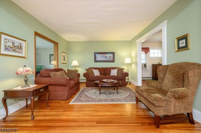 120 Galloping Hill Rd, Roselle Park Boro, NJ 07204