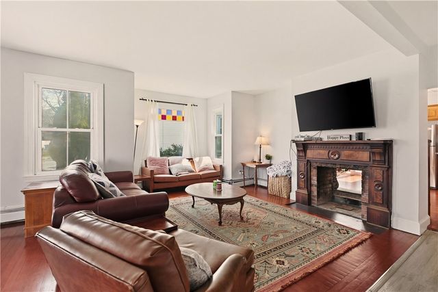 22 Summer Street, Newport, RI 02840