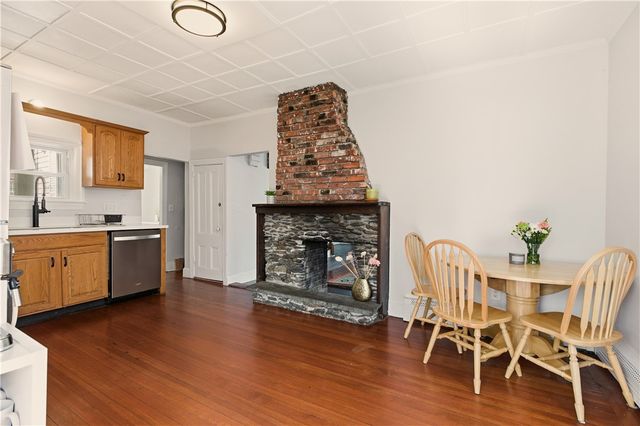 22 Summer Street, Newport, RI 02840