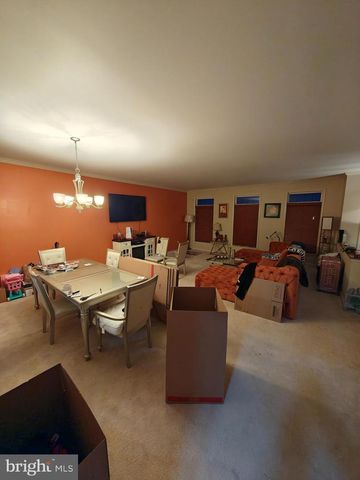 2079 HUNTINGTON LN, Easton, PA 18040