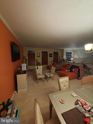 2079 HUNTINGTON LN, Easton, PA 18040