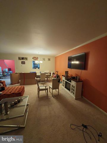 2079 HUNTINGTON LN, Easton, PA 18040