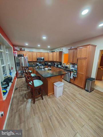 2079 HUNTINGTON LN, Easton, PA 18040