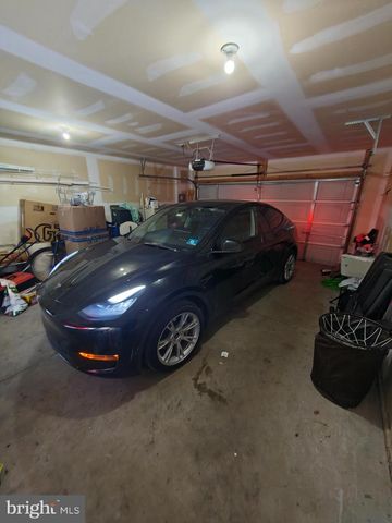 2079 HUNTINGTON LN, Easton, PA 18040