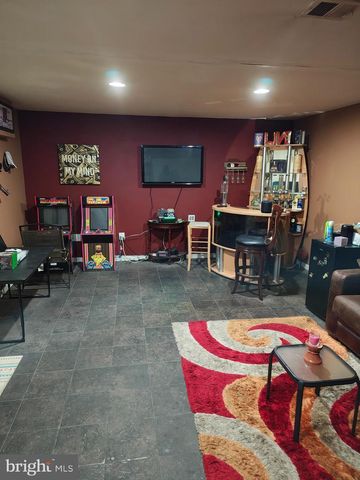 2079 HUNTINGTON LN, Easton, PA 18040