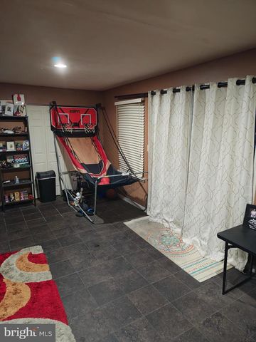 2079 HUNTINGTON LN, Easton, PA 18040