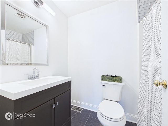 764 Cherry Creek Drive, Grayslake, IL 60030